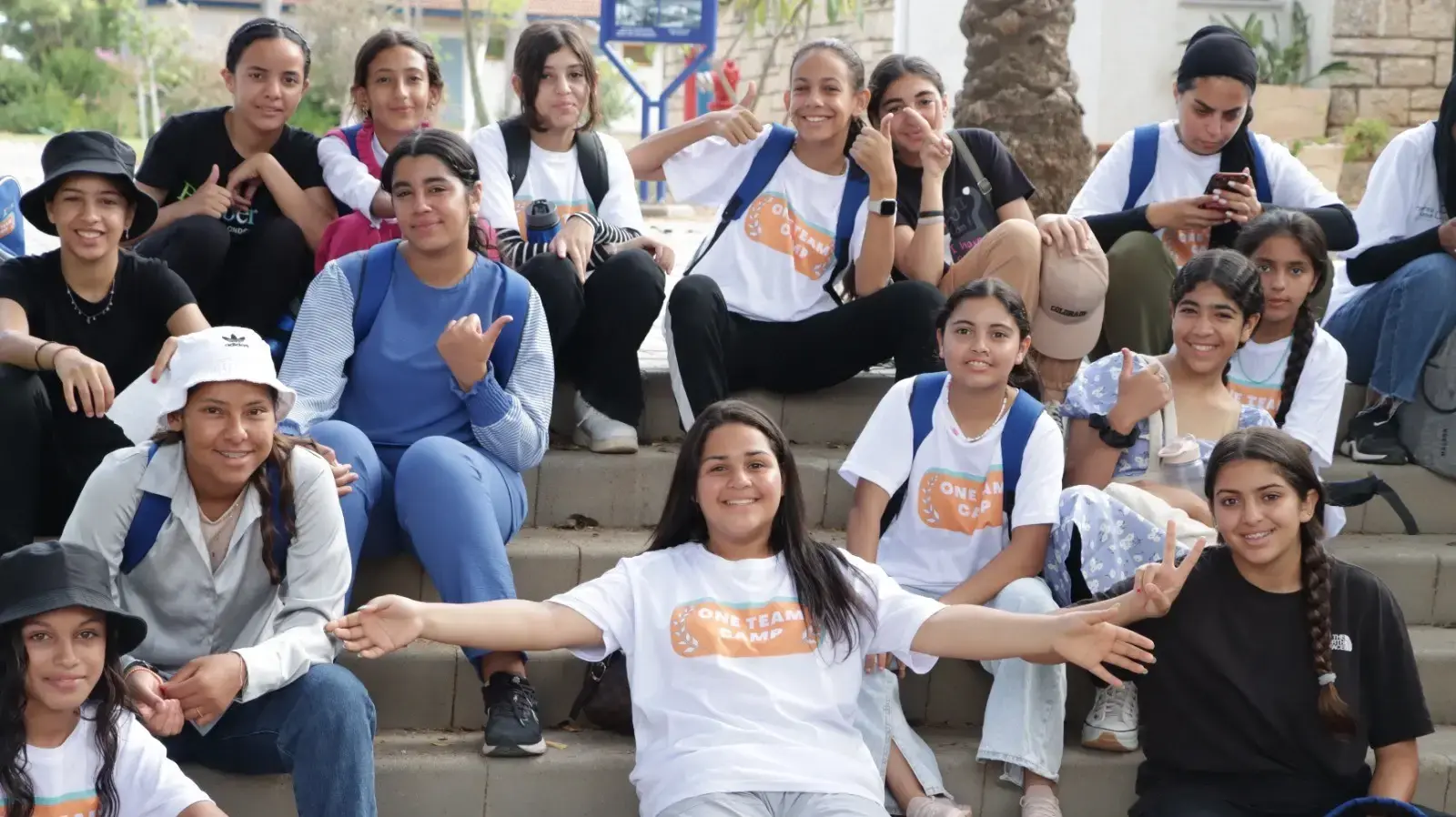 משתתפות מחנה הקיץ "One Team"