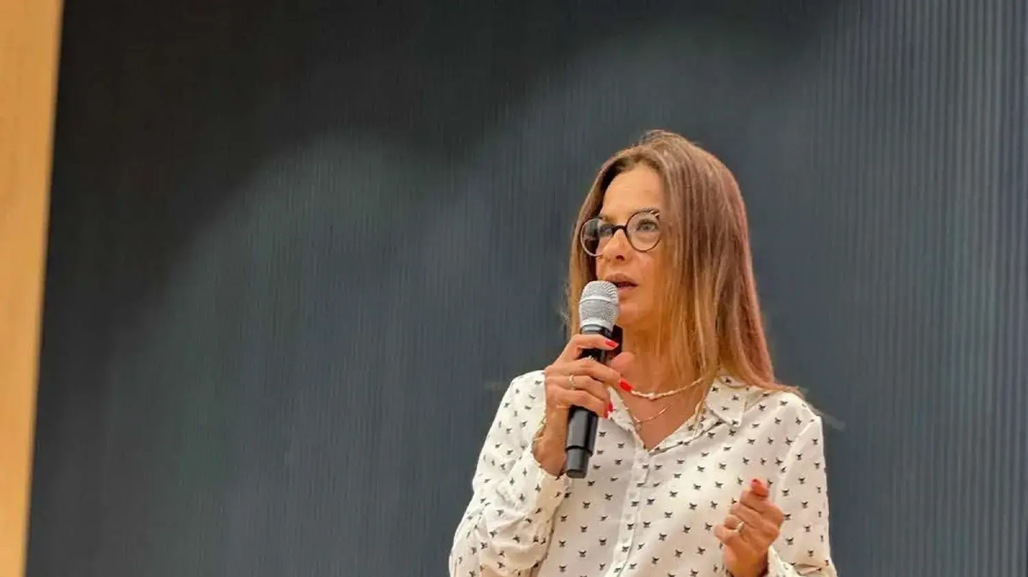 ורד אביטן, סמנכ"לית ומנהלת החטיבה הקמעונאית בבנק מרכנתיל, בכנס יועצים עסקיים