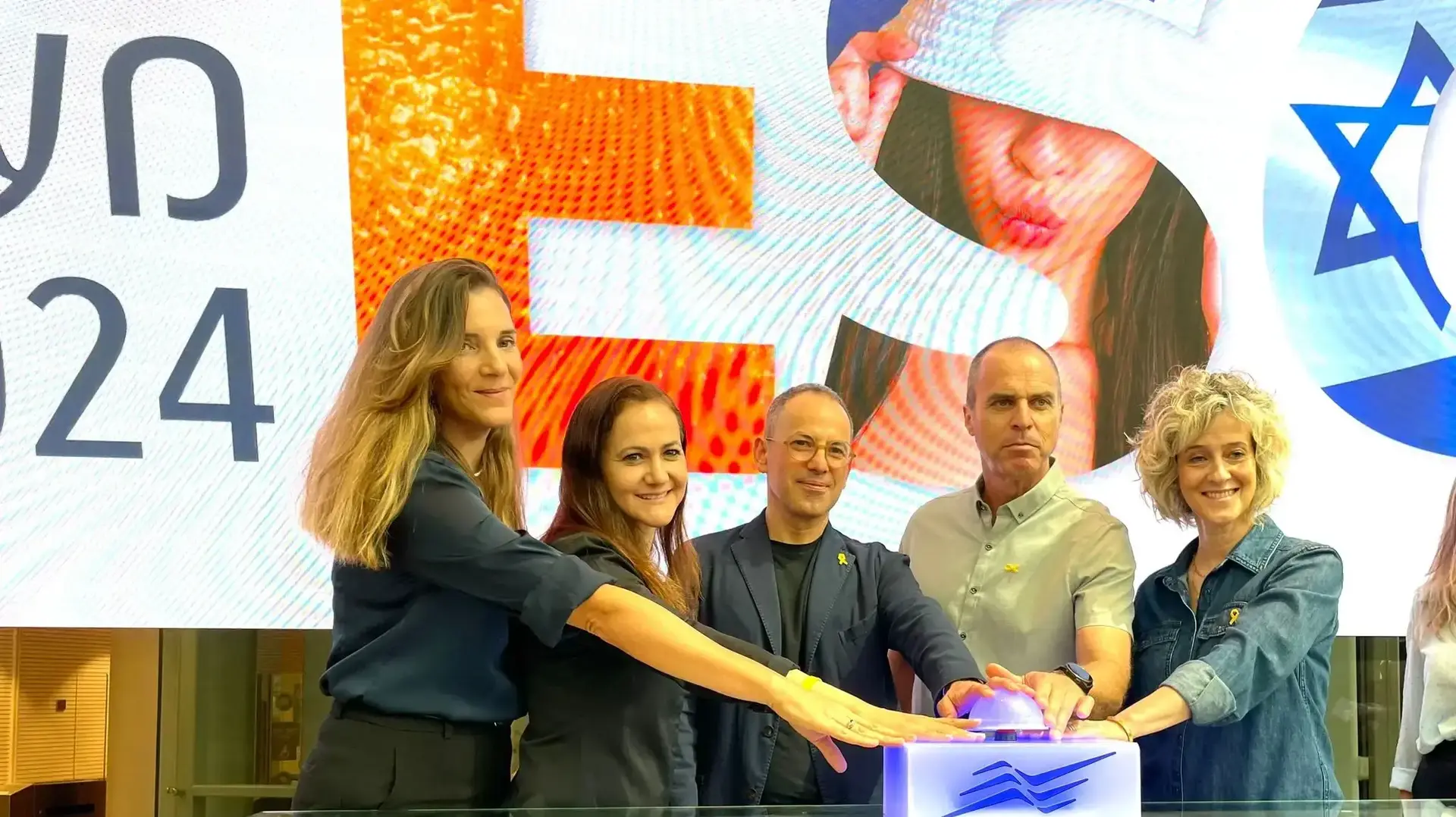 מימין לשמאל - צביה אורנשטיין קסן סמנכלית השיווק, מיכה שרייר מנכל טמבור, חגית הלר קוצר, סמנכלית רגולציה ויועצת משפטית, טמבור ועו"ד מעיין לבבי מימין לשמאל - צביה אורנשטיין קסן סמנכלית השיווק, מיכה שרייר מנכל טמבור, חגית הלר קוצר, סמנכלית רגולציה ויועצת משפטית, טמבור ועו"ד מעיין לבבי