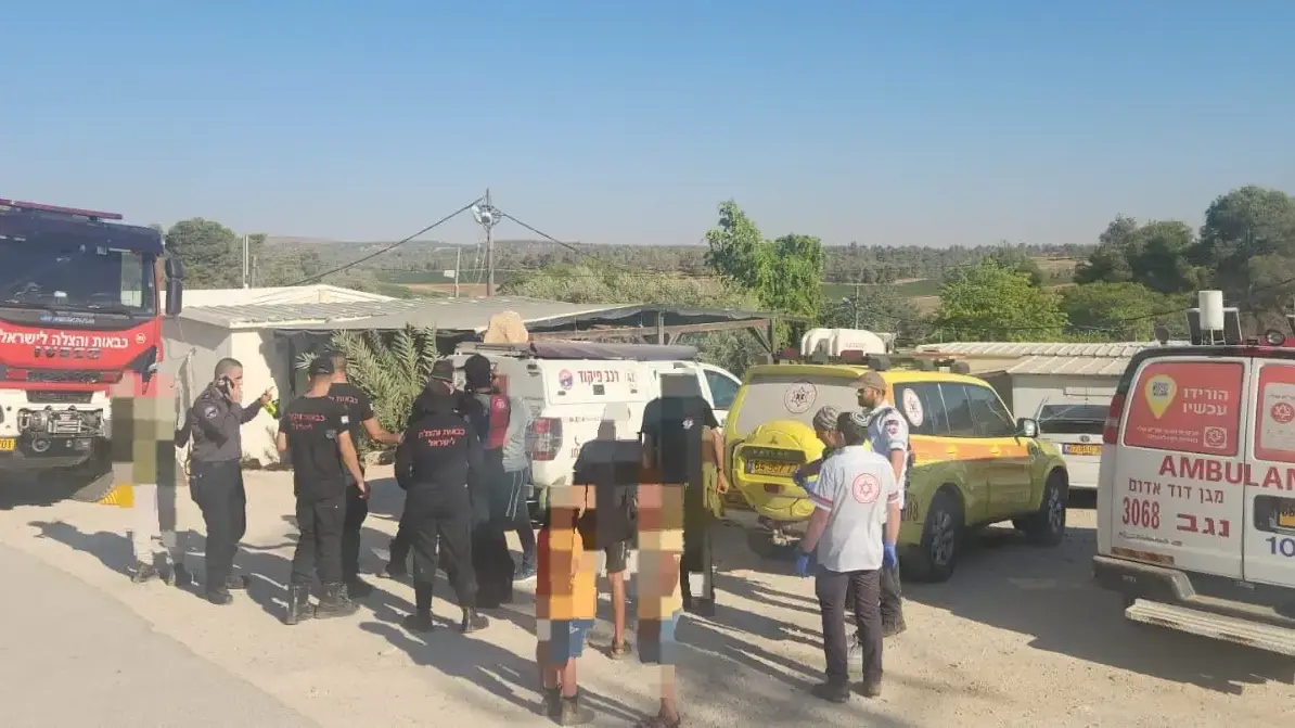כוחות ההצלה בזירת השריפה ליד יתיר
