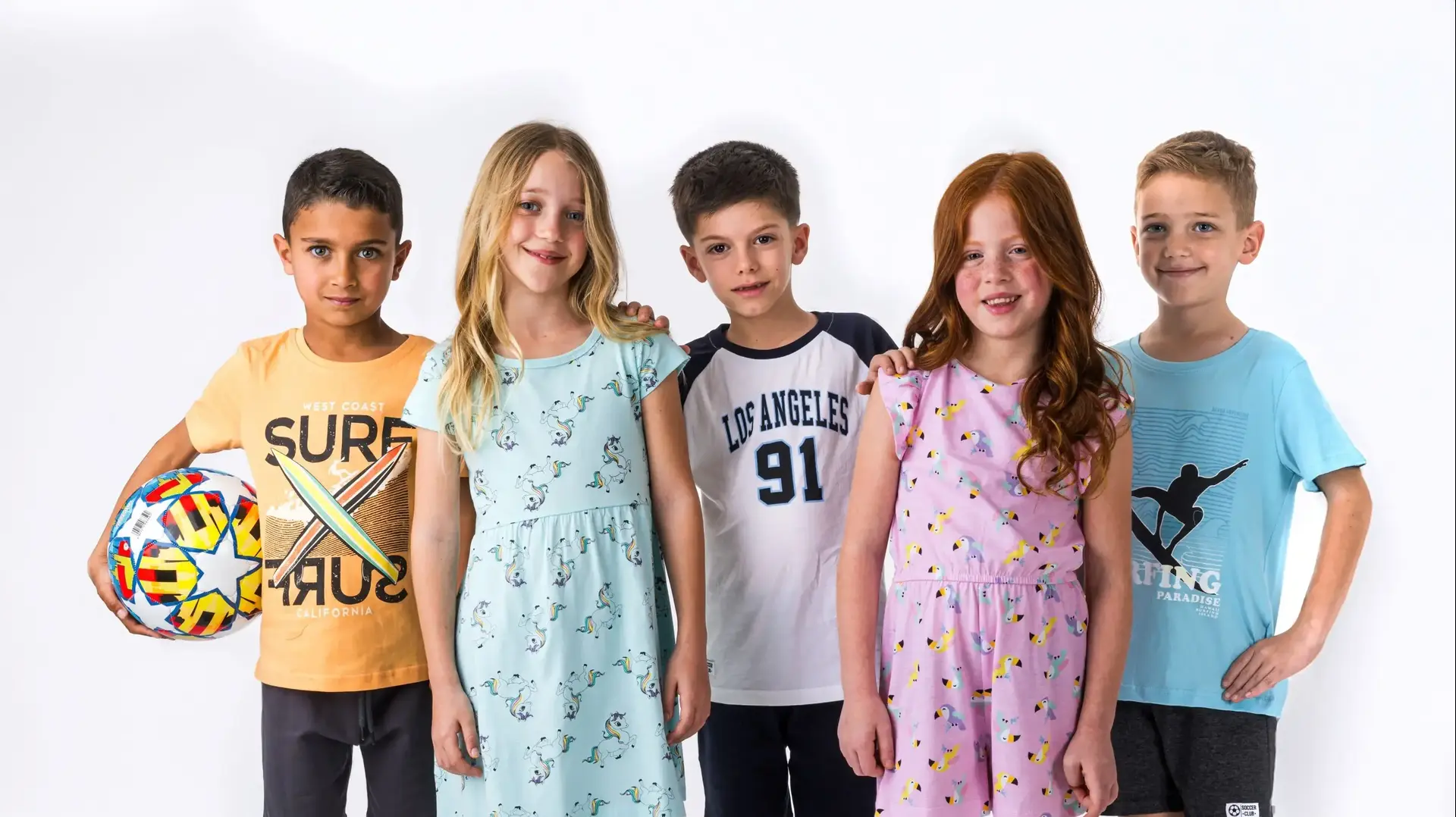חזרה לגנים עם חליפות ושמלות גן ב19.90 לחברי מועדון. להשיג ברשת ביגוד ובאתר האינטרנט