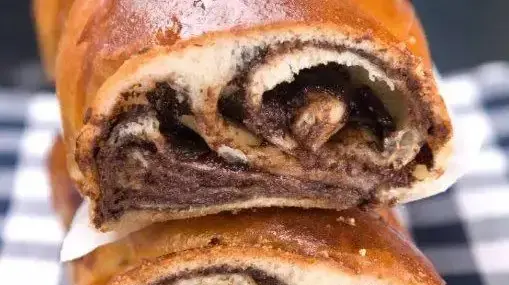 עוגת שמרים שוקולד של אורי שפט מלחמים