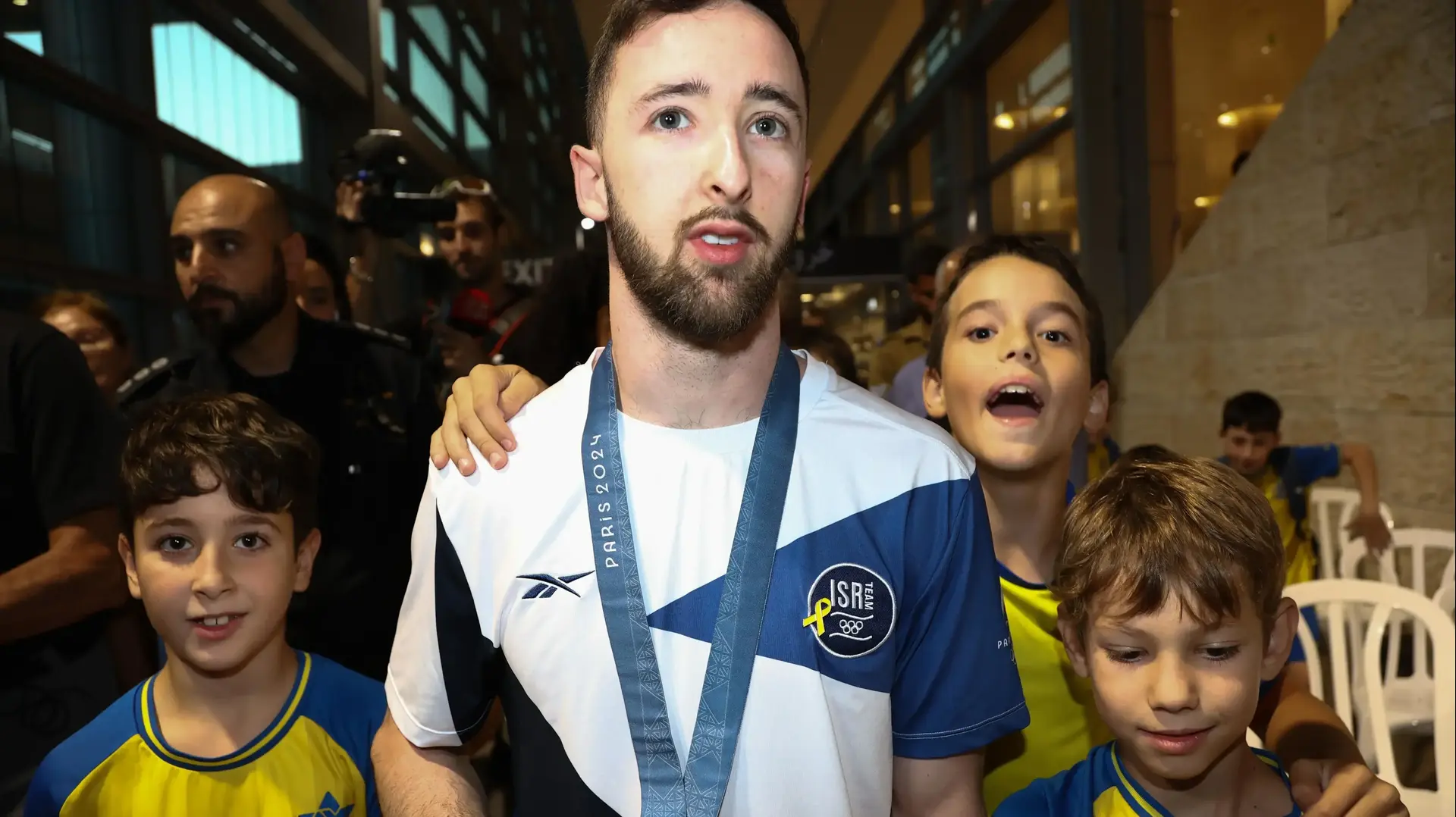 ארטיום דולגופיאט מדליסט כסף, פריז 2024 ארטיום דולגופיאט מדליסט כסף, פריז 2024