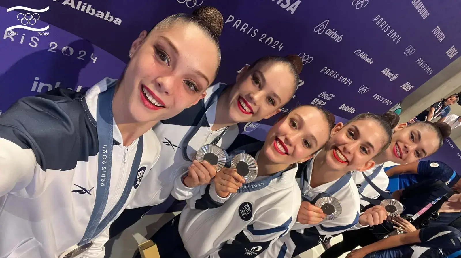 נבחרת ישראל התעמלות אומנותית עם מדליות כסף, פריז 2024