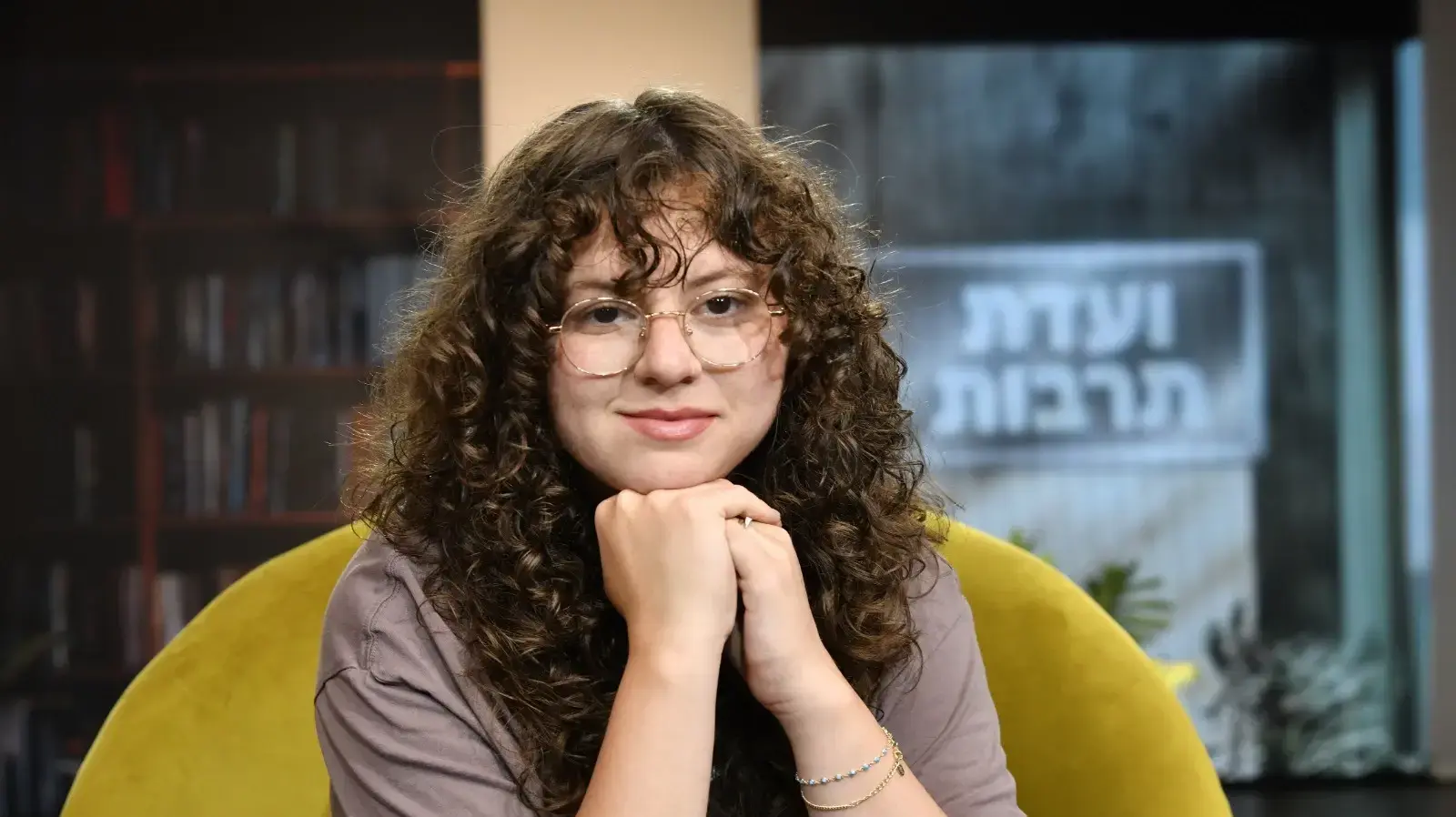 טליה ברטפלד מתארחת ב"ועדת תרבות", אוגוסט 2024