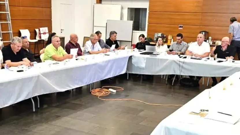 ישיבת הנהלה ראשונה של ההנהלה הציבורית החדשה