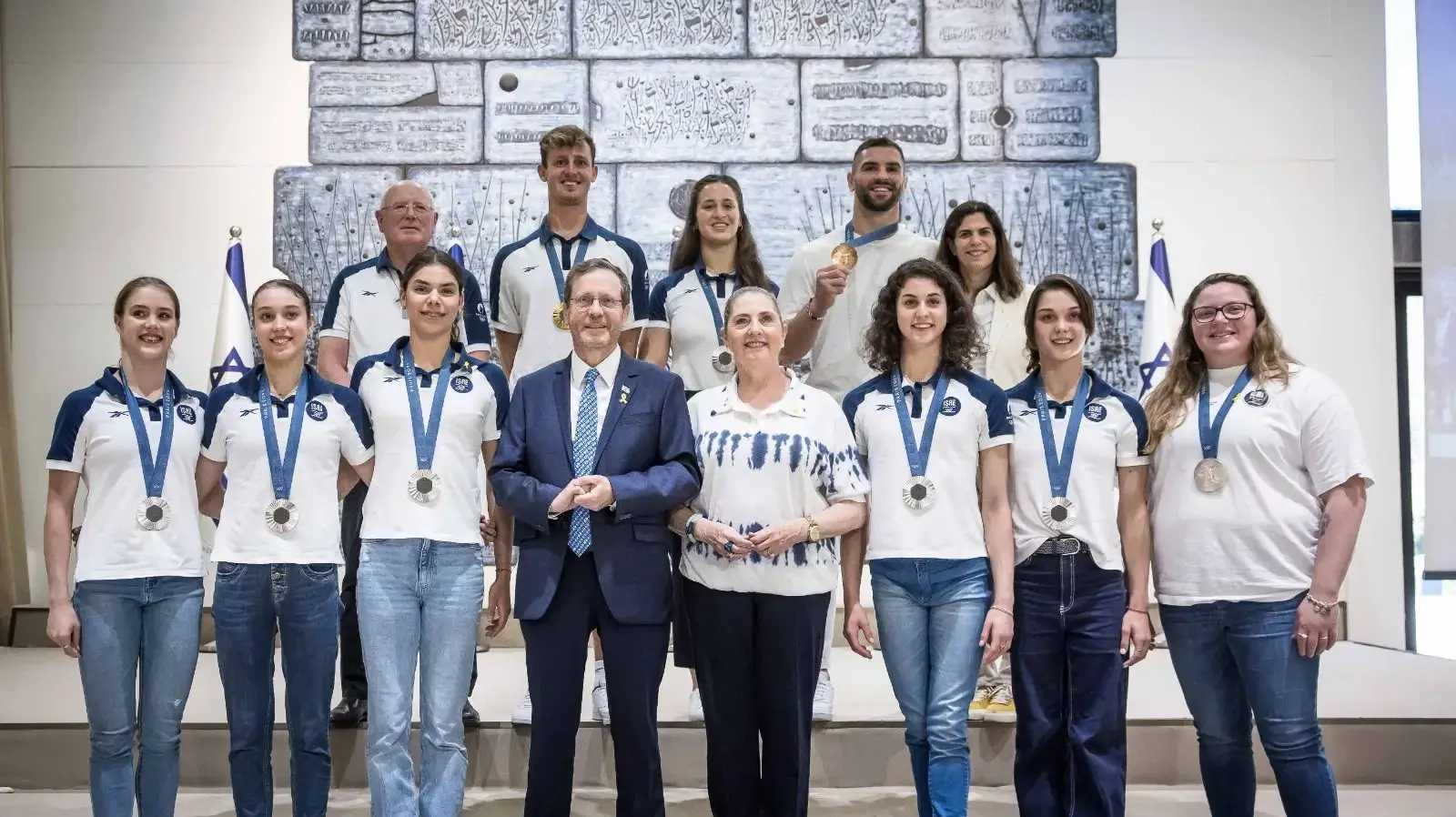 רז הרשקו תום ראובני פיטר פלצ'יק עם הנשיא יצחק הרצוג