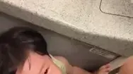 פעוטה נכאלה ע"י 2 נוסעות בשירותי המטוס