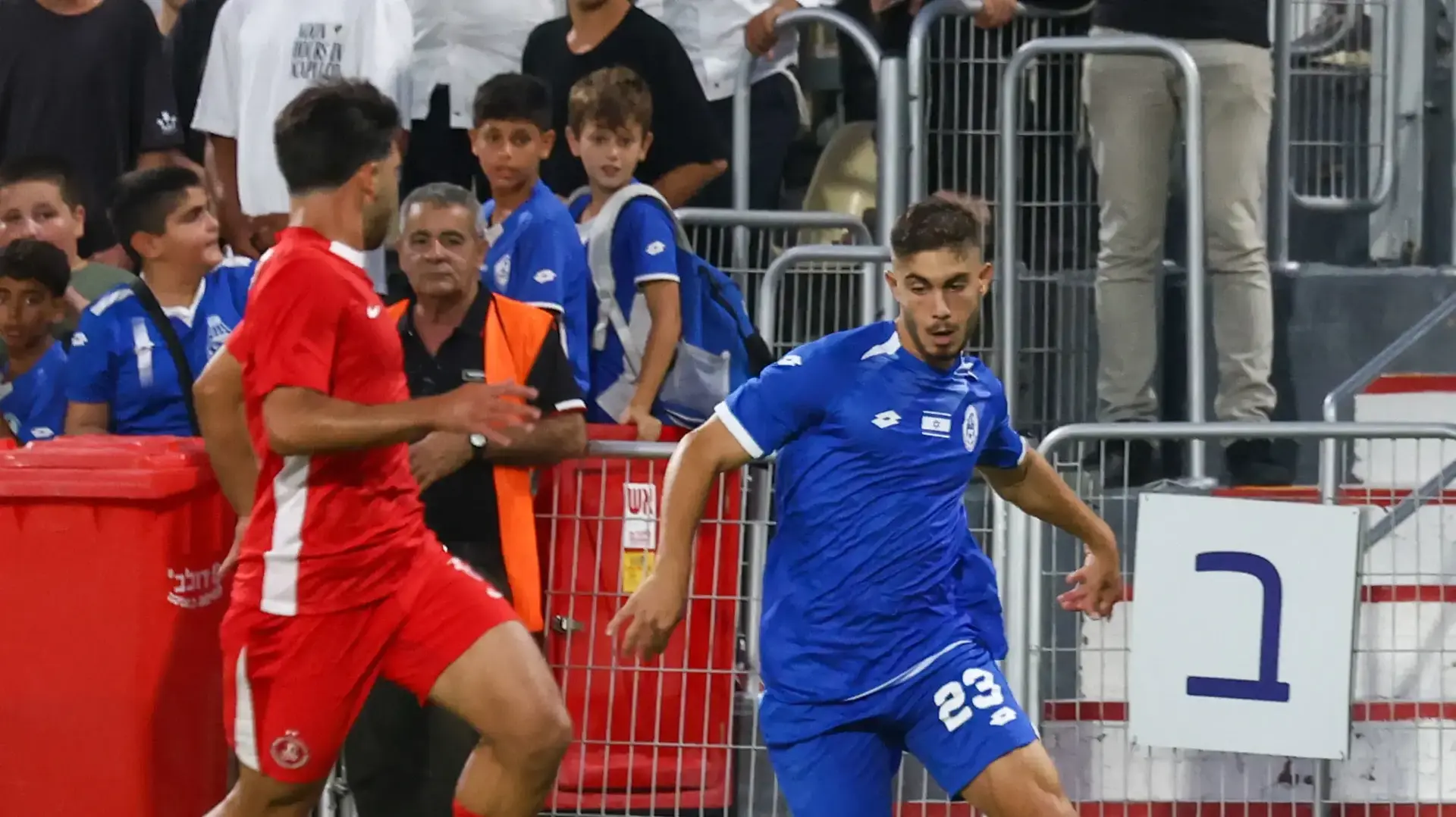 שחקן הפועל ניר רמת השרון, אורי עזו