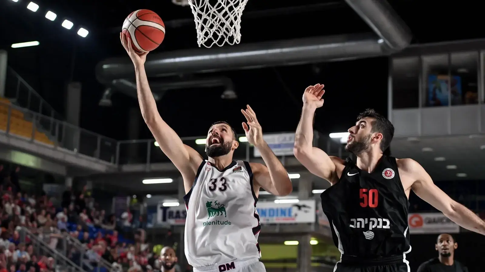 יובל זוסמן הפועל ירושלים לצד ניקולה מירוטיץ' אולימפיה מילאנו יובל זוסמן הפועל ירושלים לצד ניקולה מירוטיץ' אולימפיה מילאנו