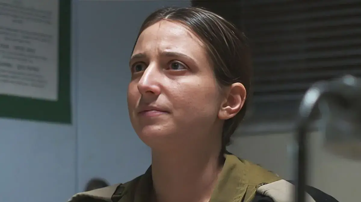אלונה סער, "המפקדת" עונה 3 - זום אין