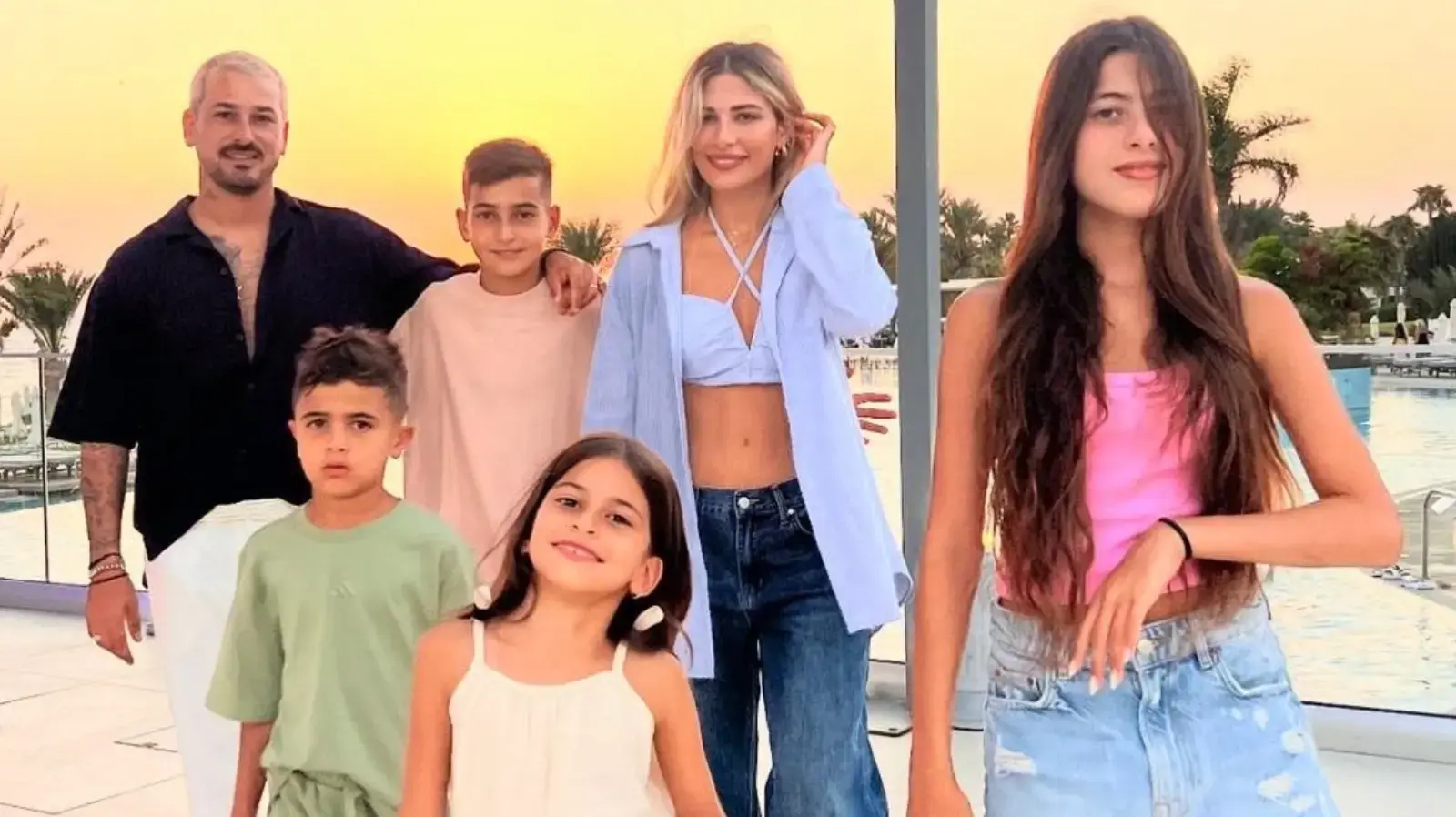 מירן ומאור בוזגלו עם הילדים