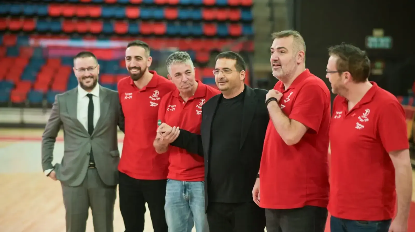 אנשי הפועל תל אביב עופר ינאי, ג'ורג' חינאס, סטפנוס דדאס, בר טימור, רמי כהן