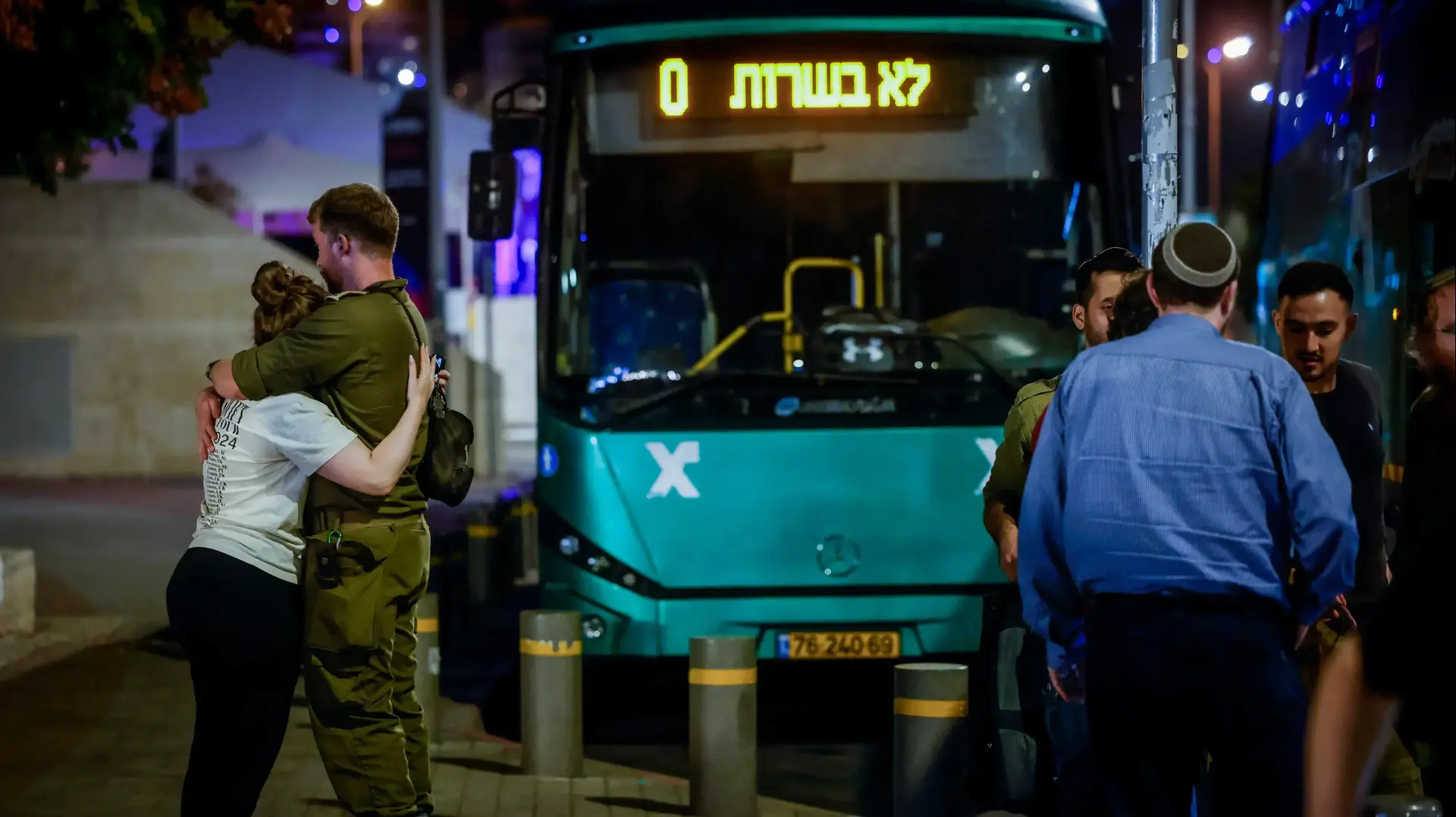 חייל נפרד ממשפחתו בדרכו למילואים בפיקוד צפון, ירושלים, 25 בספטמבר 2024