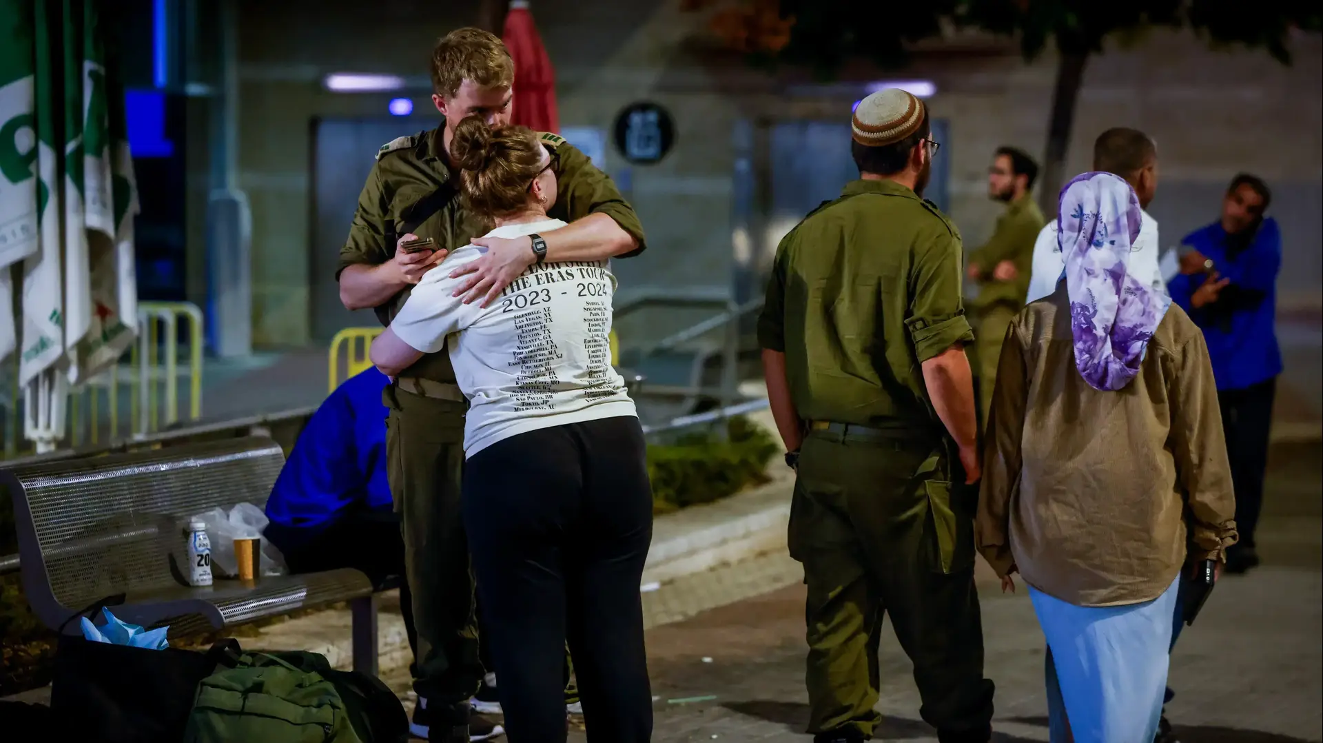 חייל נפרד ממשפחתו בדרכו למילואים בפיקוד צפון, ירושלים, 25 בספטמבר 2024