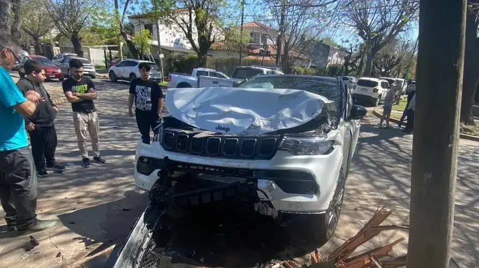 רכבו של שחקן אסטודיאנטס לה פלאטה, חאבייר אלטמיראנו, אחרי תאונת דרכים רכבו של שחקן אסטודיאנטס לה פלאטה, חאבייר אלטמיראנו, אחרי תאונת דרכים