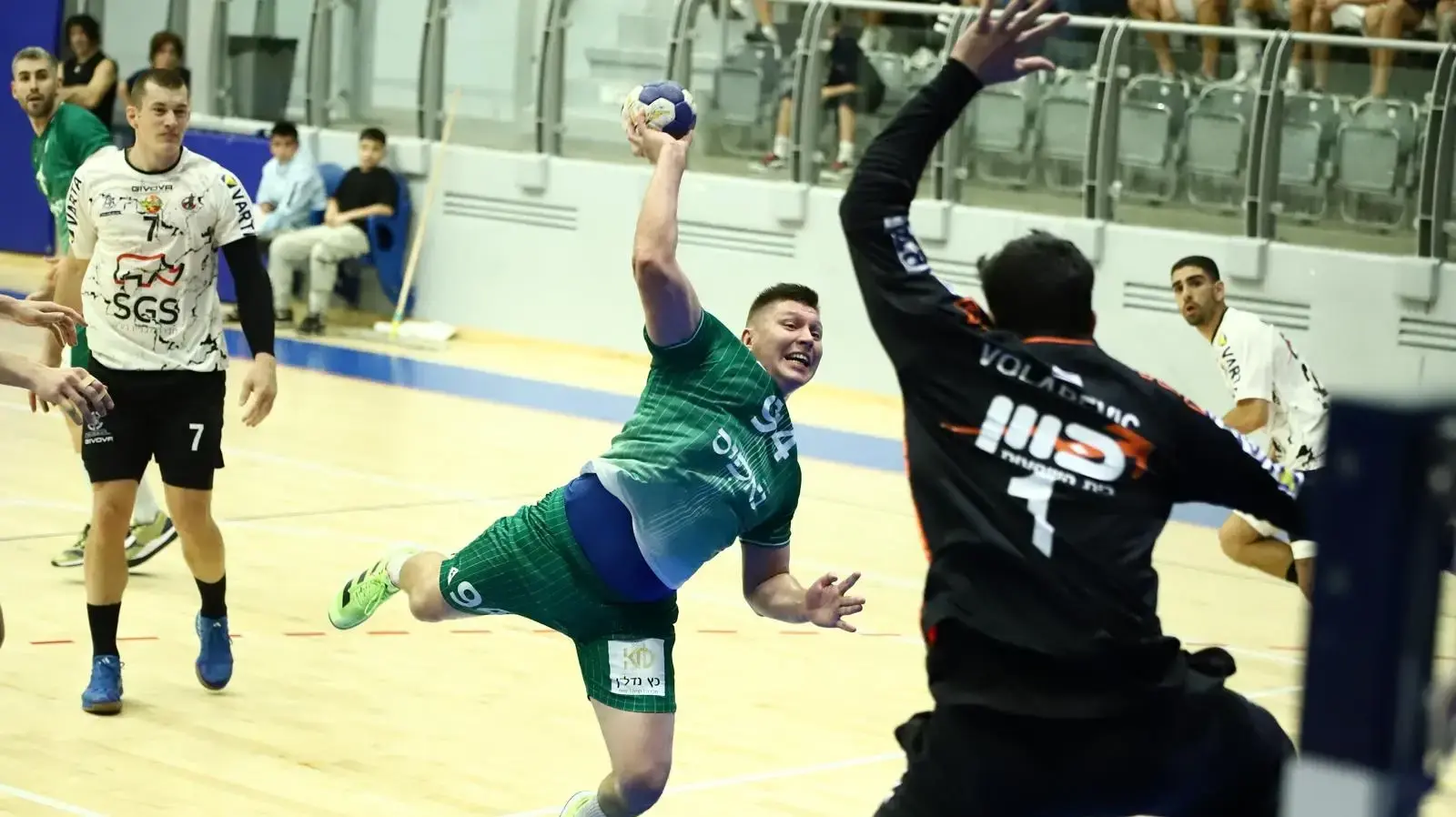 דניס ינקובסקי בני הרצליה כדוריד דניס ינקובסקי בני הרצליה כדוריד