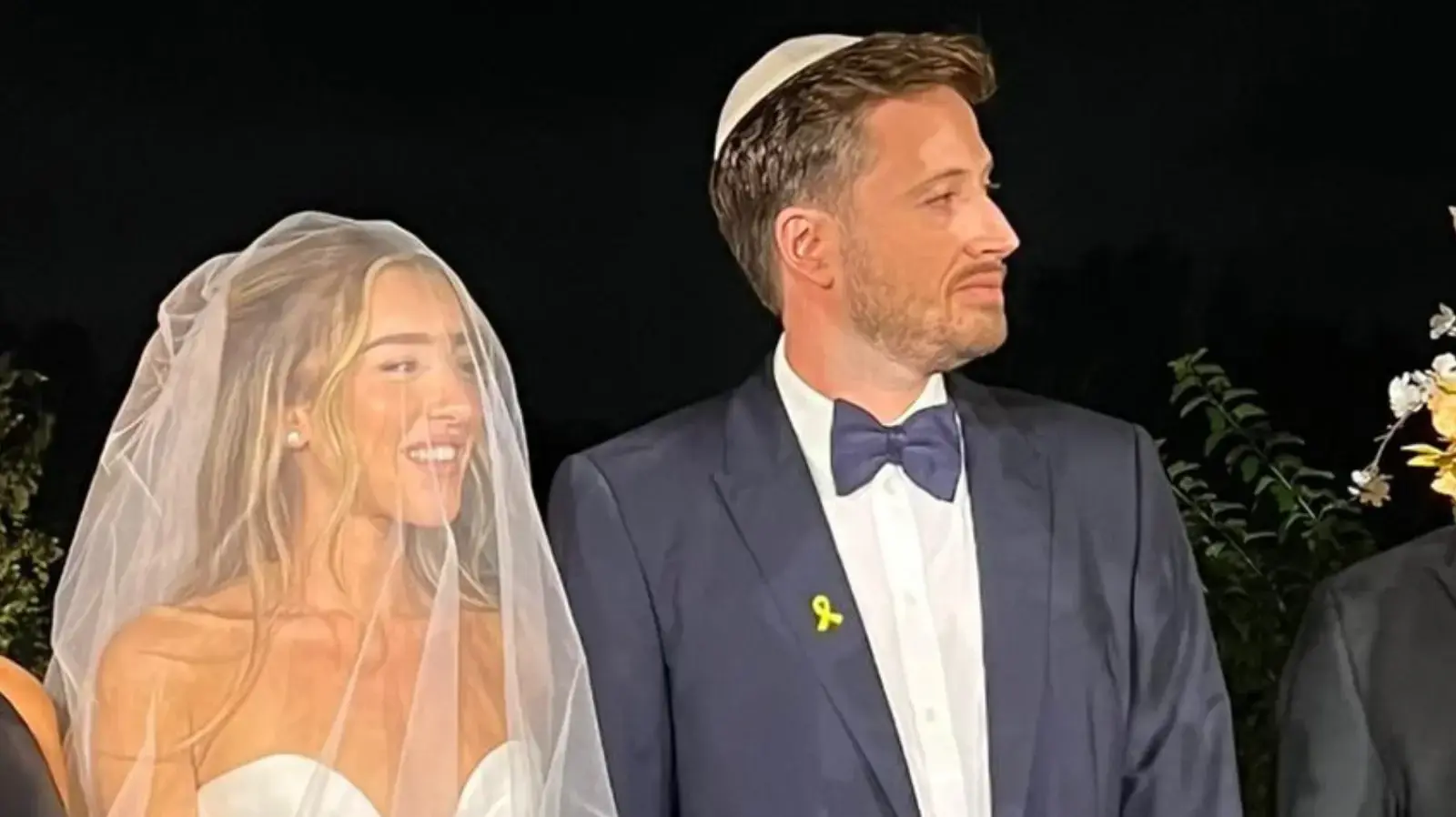 אן זיוי מתחת לחופה עם בעלה יניב וייס