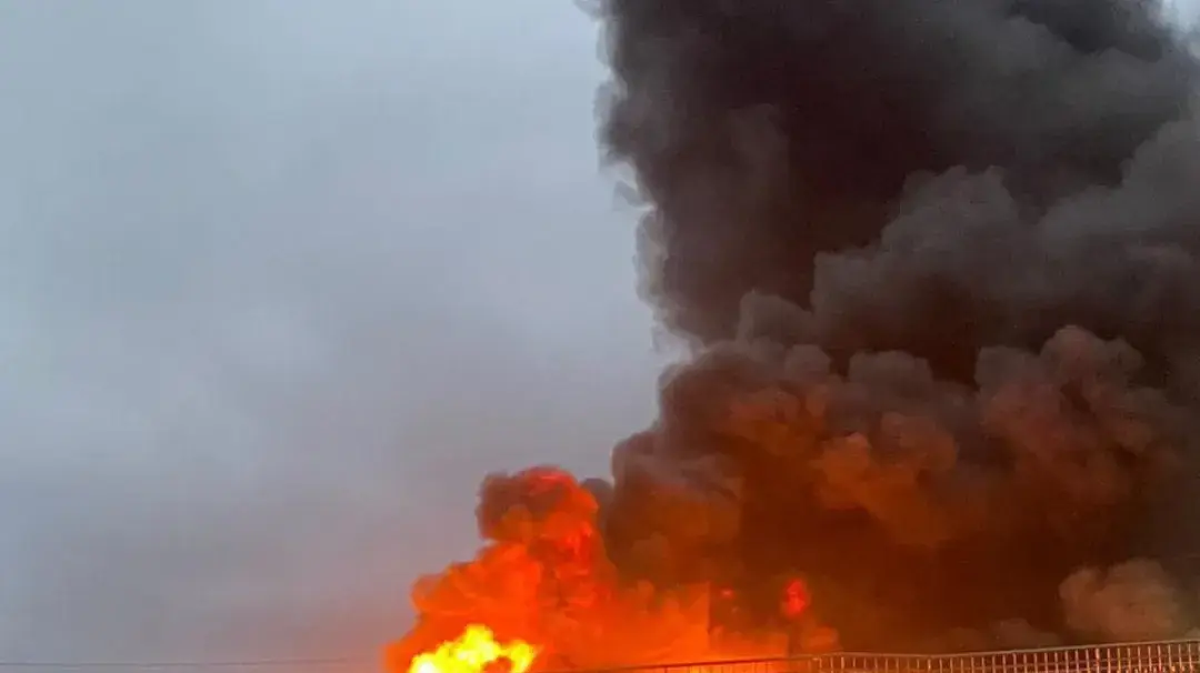 האוטובוס של אוהדי קרוזיירו עולה באש האוטובוס של אוהדי קרוזיירו עולה באש