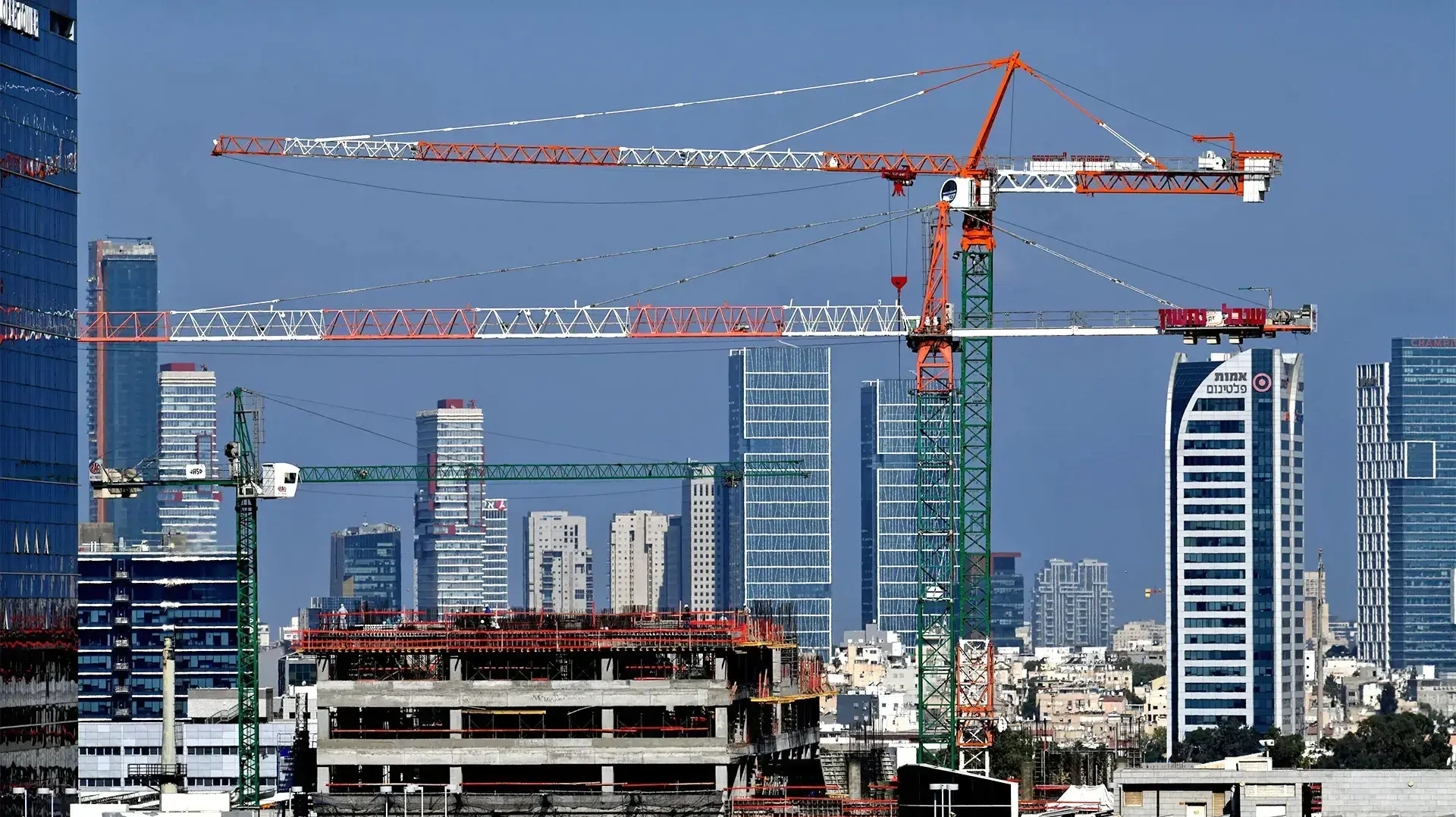 בניינים בפתח תקווה, אילוסטרציה