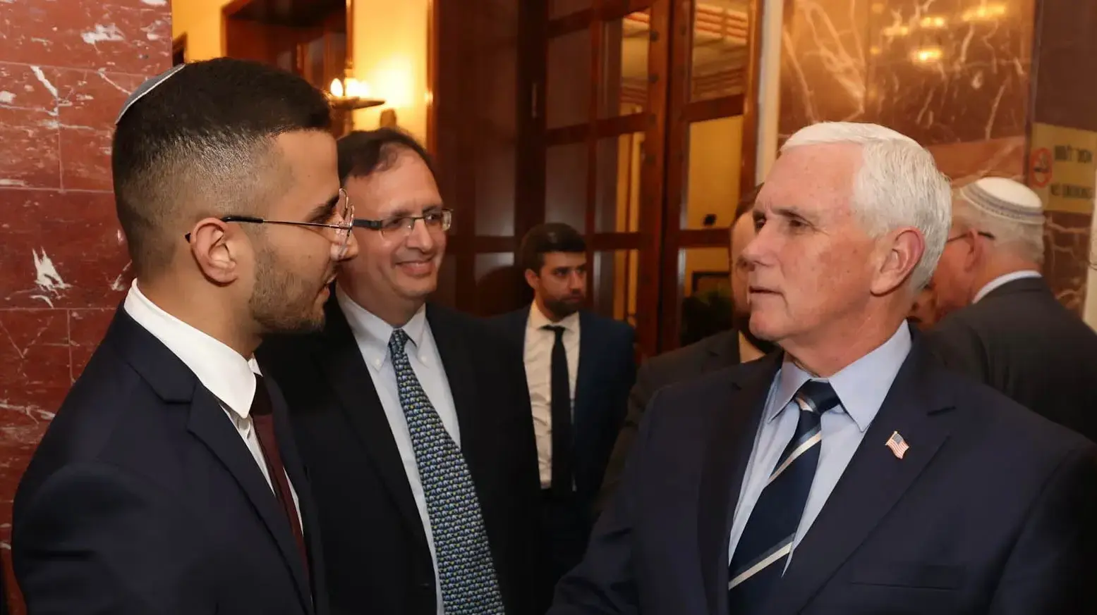 עמיאור עם סגן נשיא ארה"ב לשעבר מייק פנס בביקורו בארץ