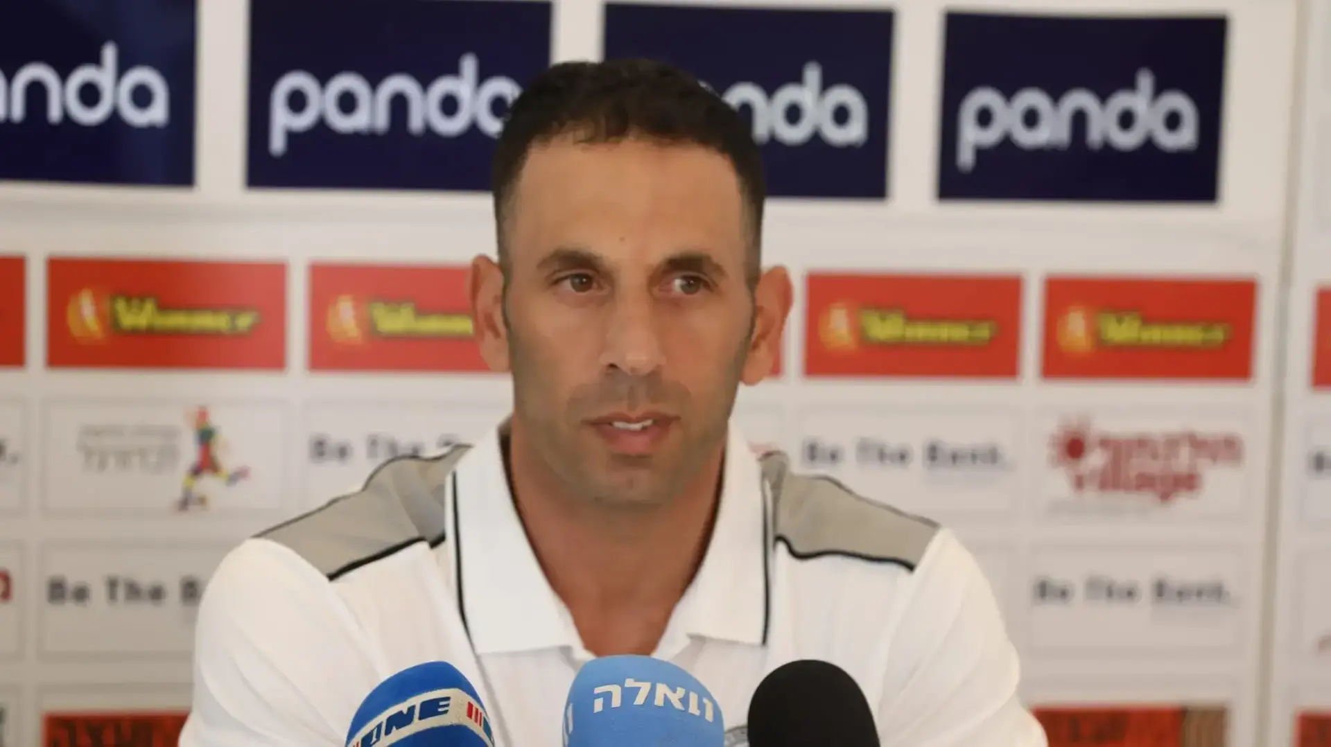 אסף נימני מוצג בהפועל חדרה אסף נימני מוצג בהפועל חדרה
