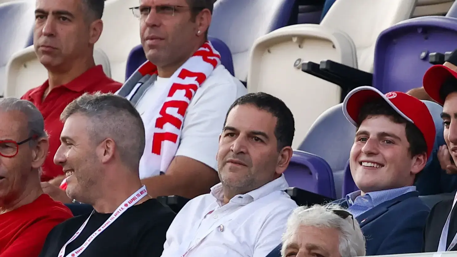 אדמונד ספרא בעלים הפועל תל אביב עם בנו מואיז ספרא