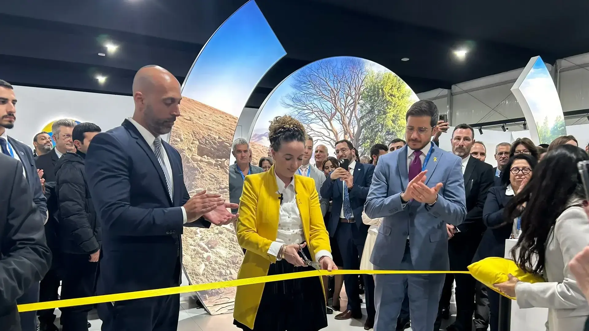 השרה עידית סילמן חונכת את הביתן הישראלי בוועידת האקלים בבאקו