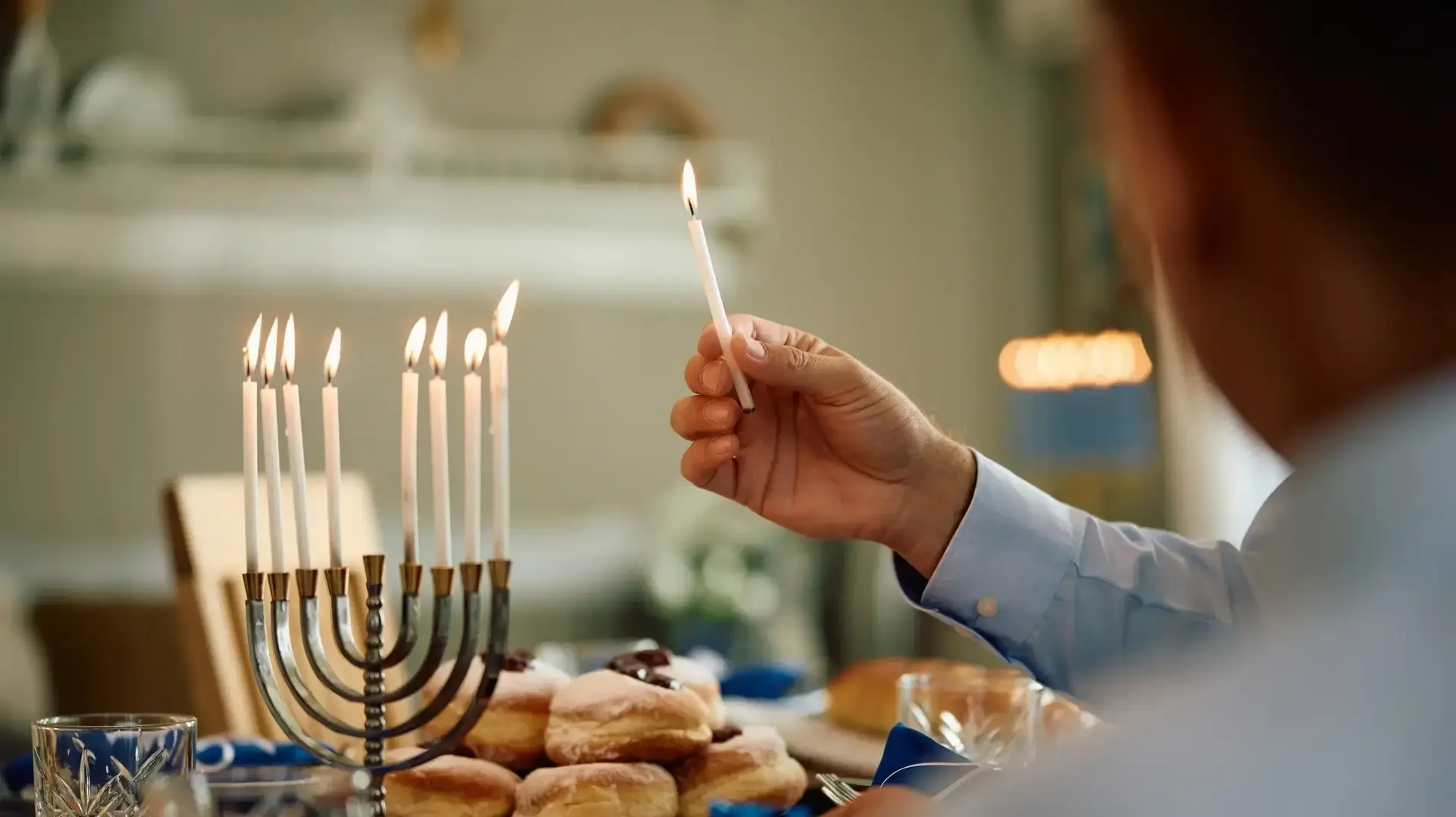 חנוכה 2024: הדלקת נרות חנוכה