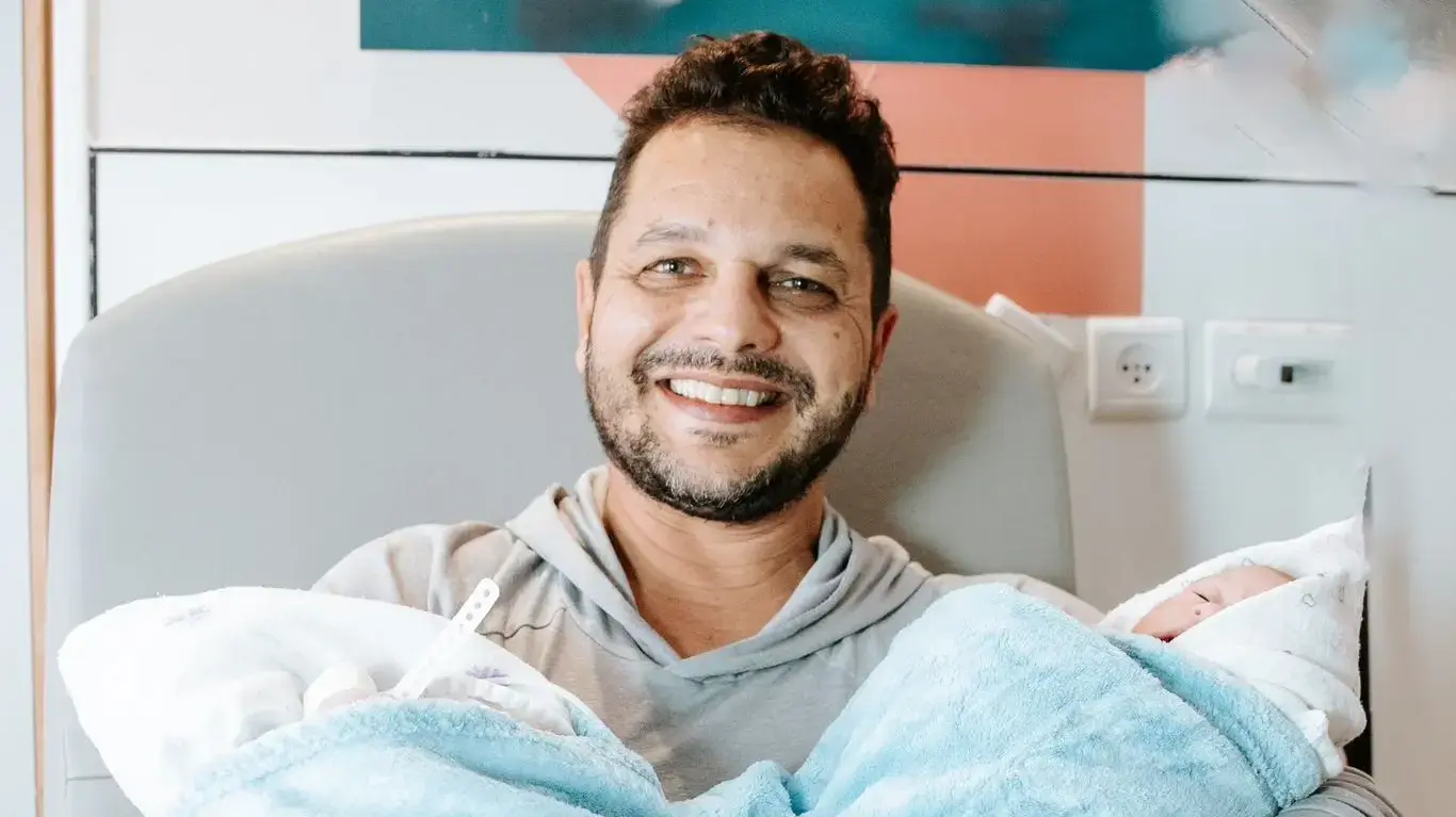 מיקי גבע והתאומות מיקי גבע והתאומות