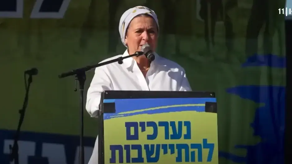 דניאלה וייס, מתוך "זמן אמת"