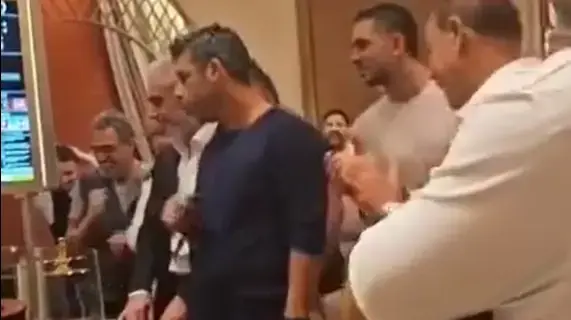 רגע הזכייה של הישראלי שזכה ב-778 אלף אירו במלון בקפריסין