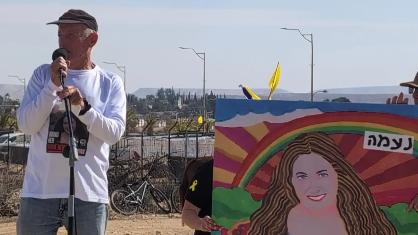 שאול, סבא של החטופה נעמה לוי, בשדה בוקר