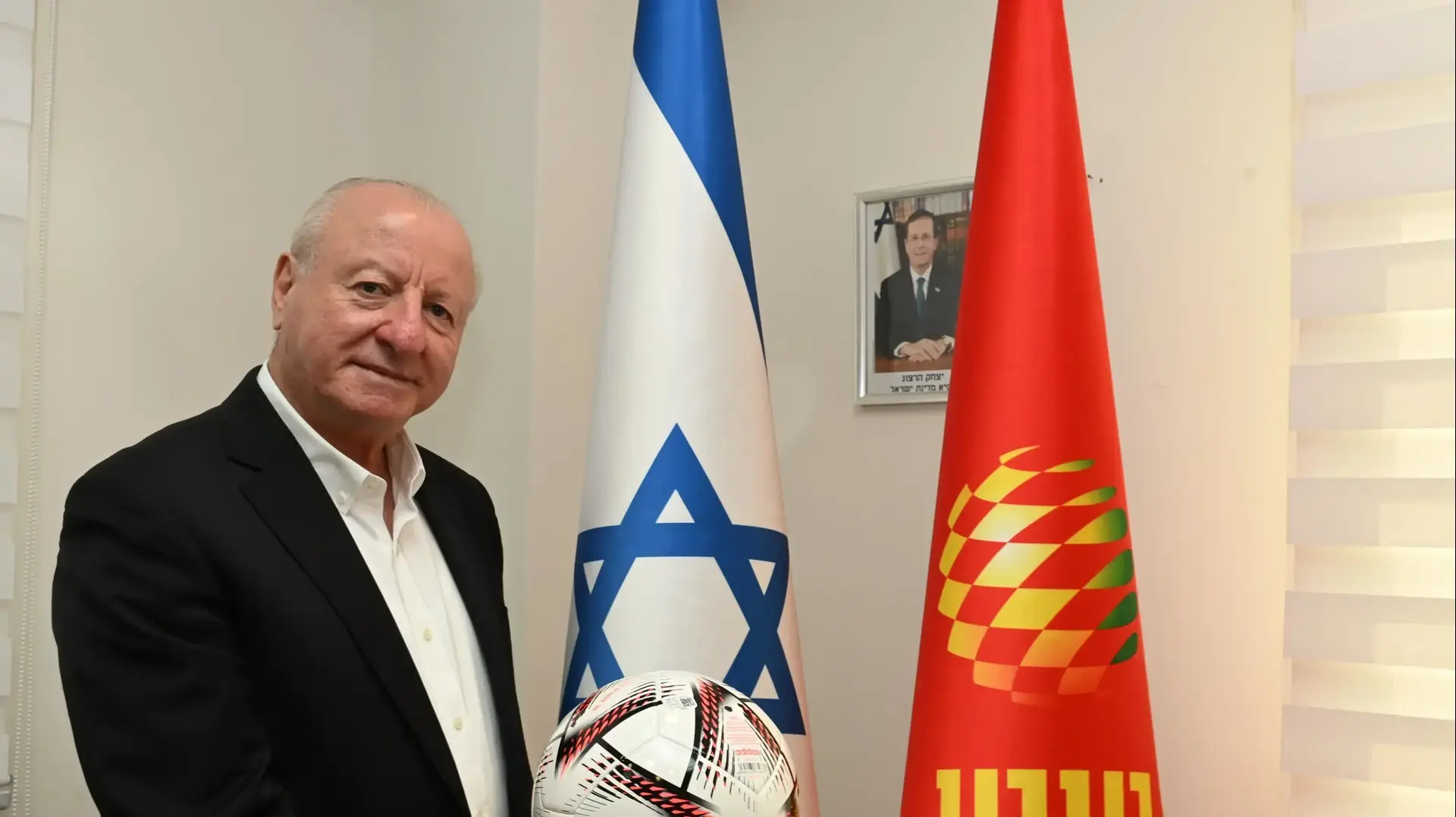 שבתאי צור
