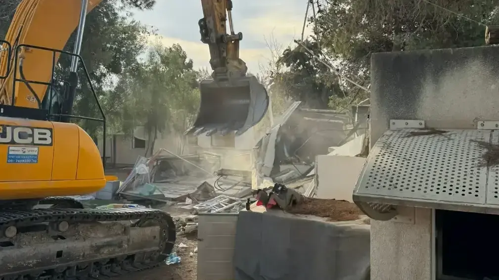 תחילת ביצוע עבודות הריסה בקיבוץ כפר עזה במסגרת תכנית השיקום ובמימון מנהלת תקומה, 11 בדצמבר 2024