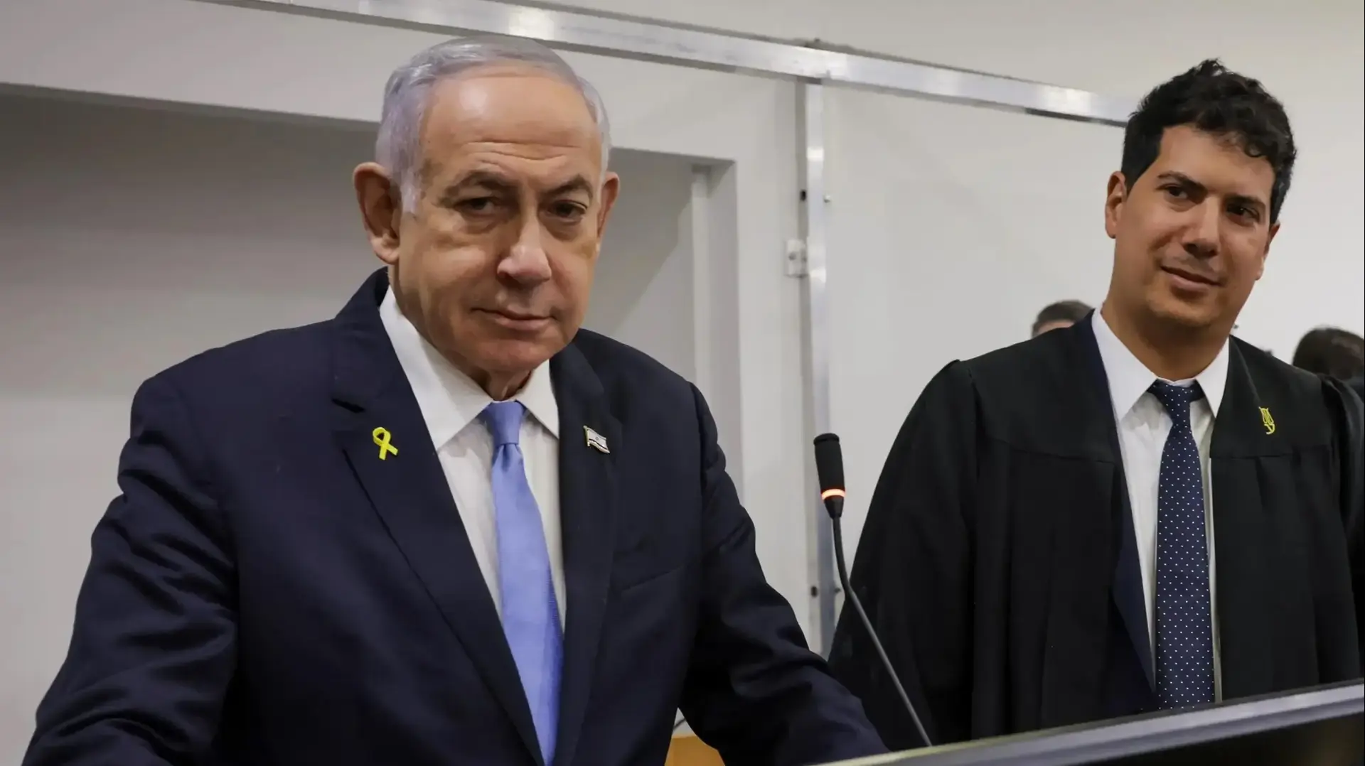 נתניהו ופרקליטו עמית חדד בבית המשפט