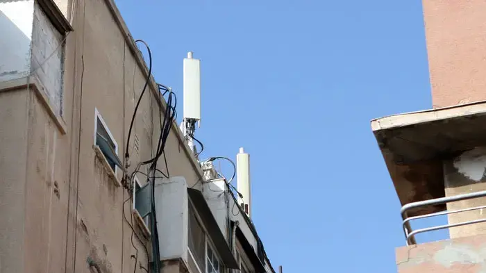 אנטנות סלולריות על גגות תל אביב