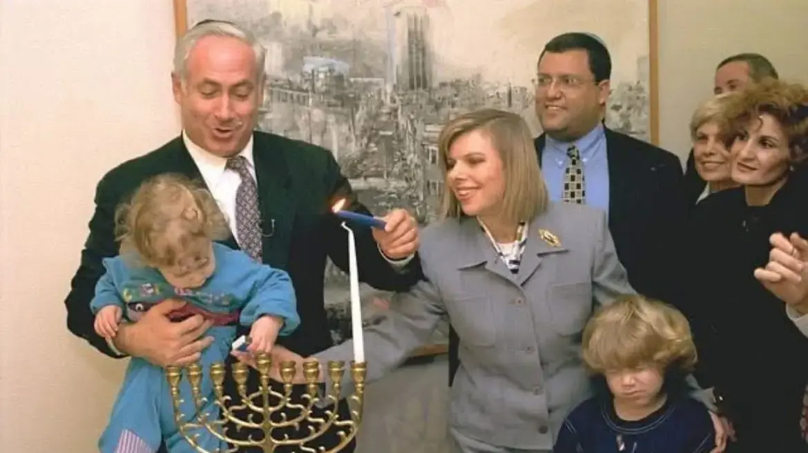 משפחת נתניהו חוגגים את חג החנוכה,5 בדצמבר 1996‏