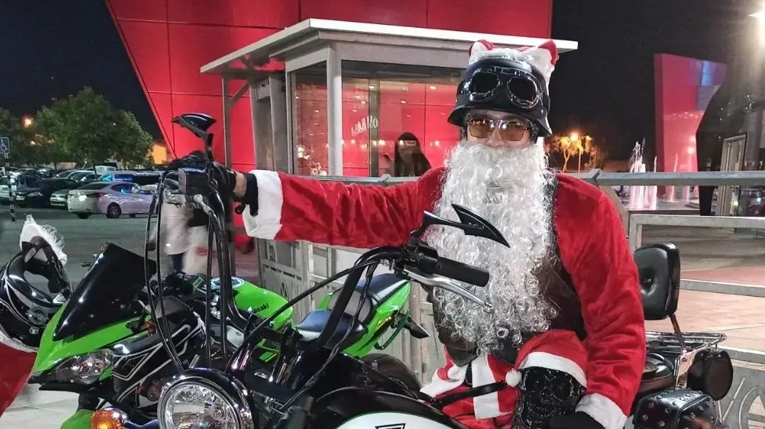 אחד מרוכבי האופנועים בחלוקת הממתקים בשנה שעברה