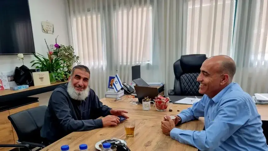 ראש מועצת מיתר שמעון פרץ  וראש מועצת חורה חאבס אלעטאונה
