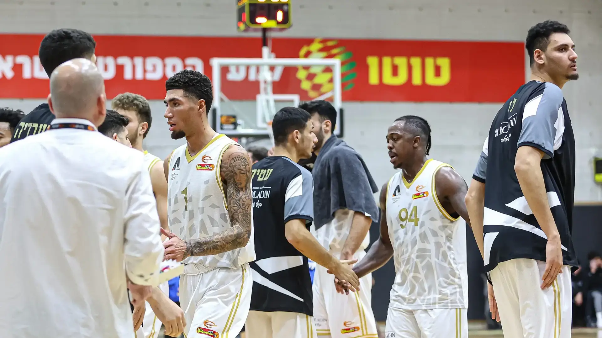 ג'ייקובן בראון, הפועל עפולה מול מכבי תל אביב