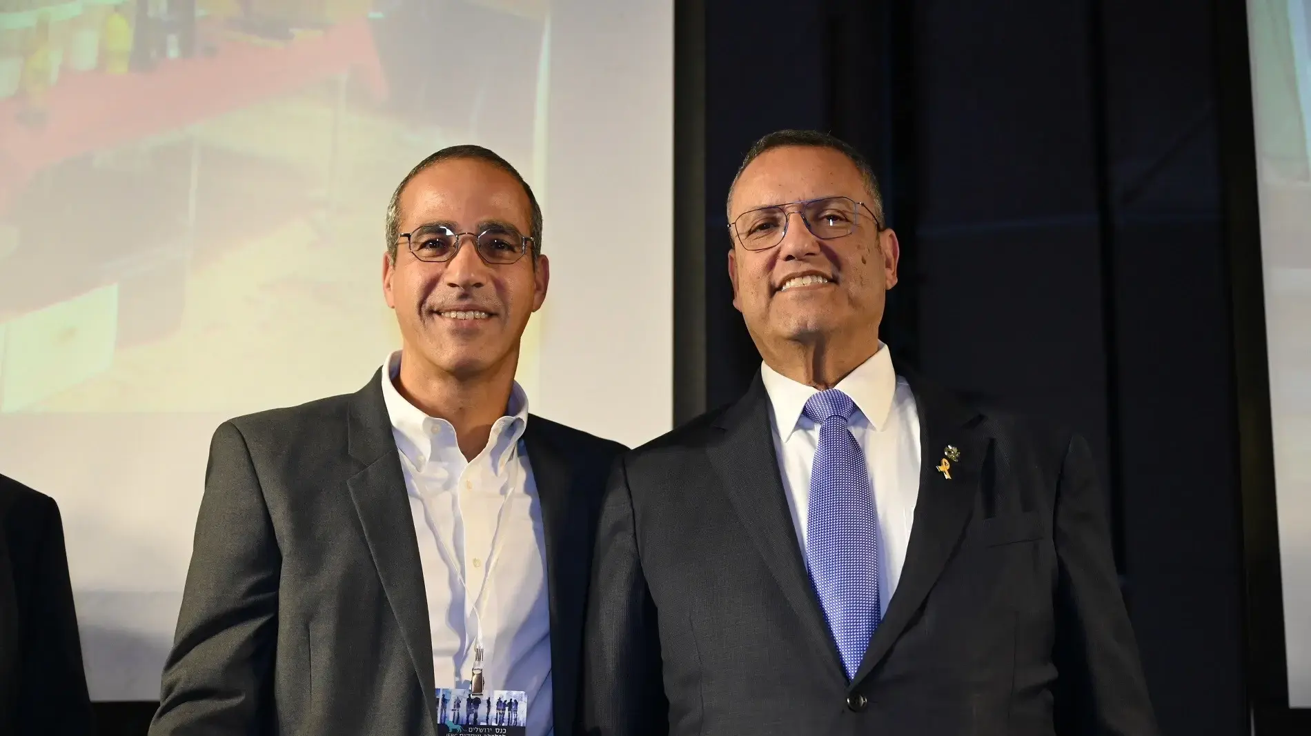 מימין לשמאל: משה ליאון, גולן כחלון