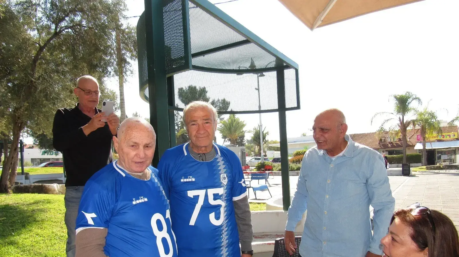מוצי ליאון ומשה אוננה בחגיגות יום ההולדת המשותפות