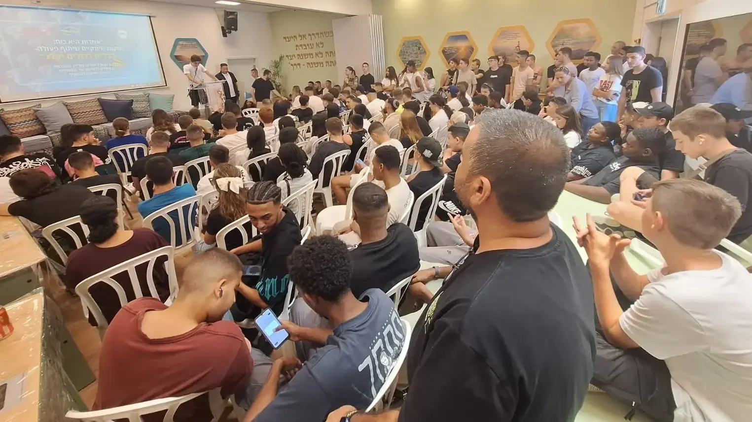 תלמידי באר שבע מוקירים את פועלו של זאב רווח ז״ל