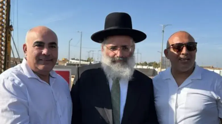 צרפתי בשדרה שלב ב׳ - טקס הנחת אבן פינה