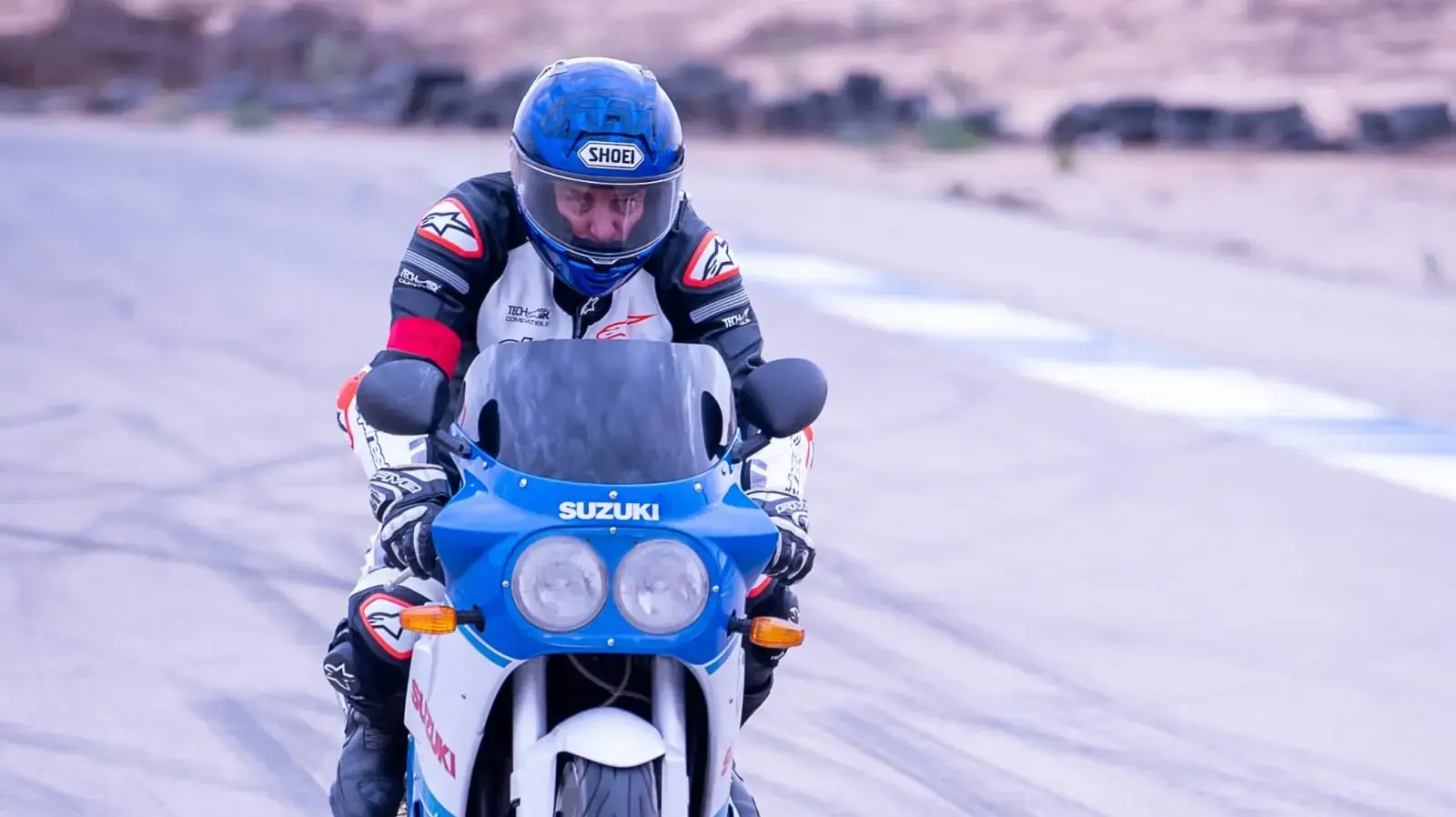 דני קושמרו רוכב על סוזוקי GSX-R750