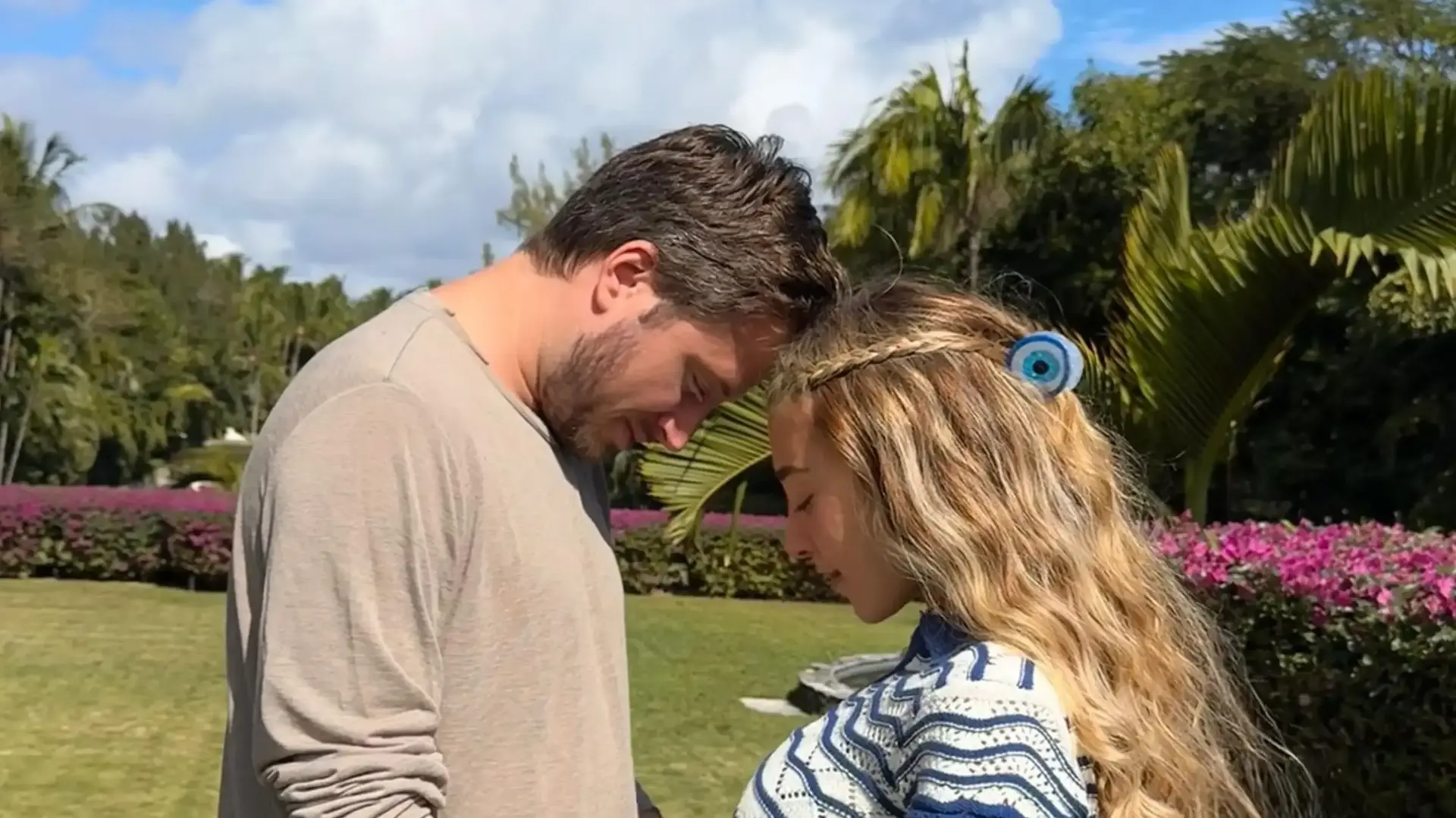 אן זיוי ויניב וייס
