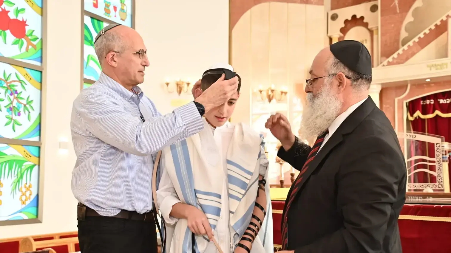 מורן, ניר ונדב לצד ד"ר ג'קסון