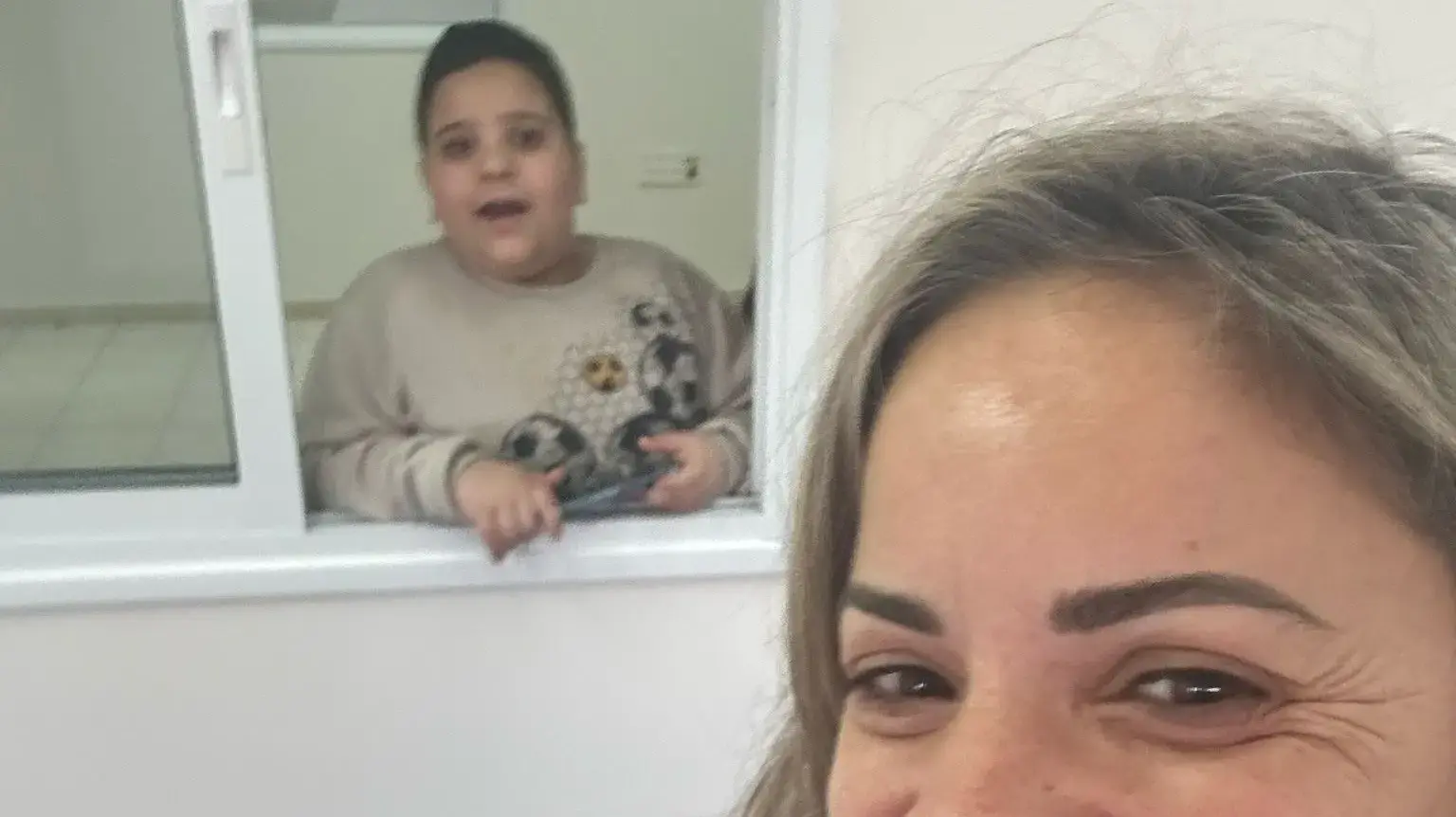 ליאת סרוסי ובנה ב"אריאליז"