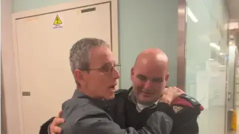 אוהד בן עמי נפגש עם איש הלגו מאור כהן